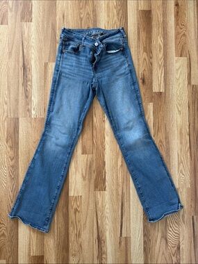 American Eagle Outfitters Boot-Cut Jeans in Faded Blue